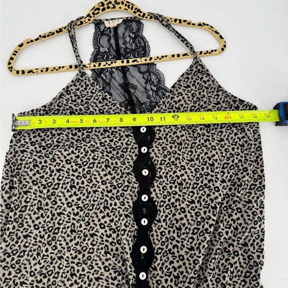 POL Clothing Leopard Print Cami Tank Top - Picture 4 of 10